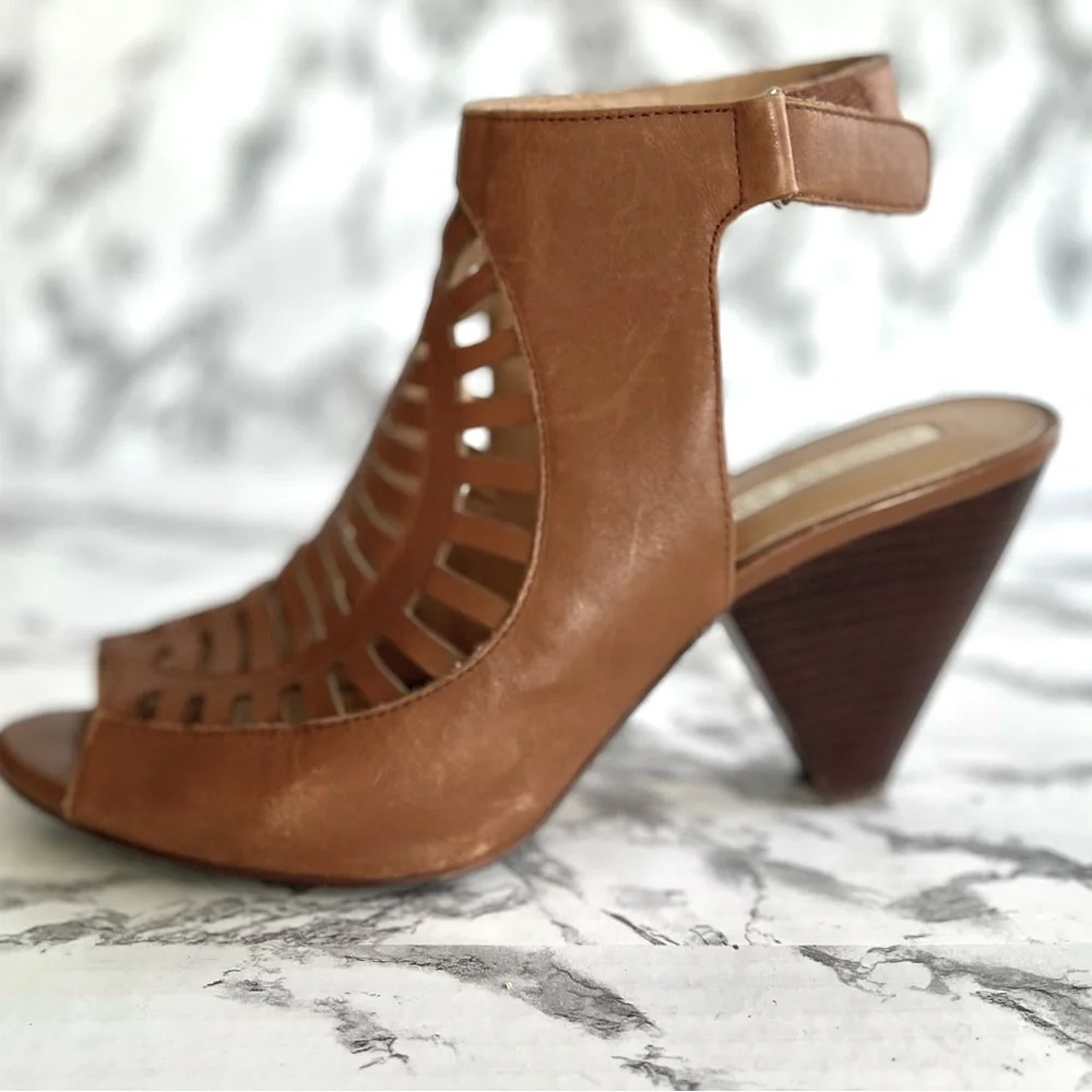 Audrey Brooks Kansan Booties Cognac Brown Laser Cut Peep Toe Gladiator 10
